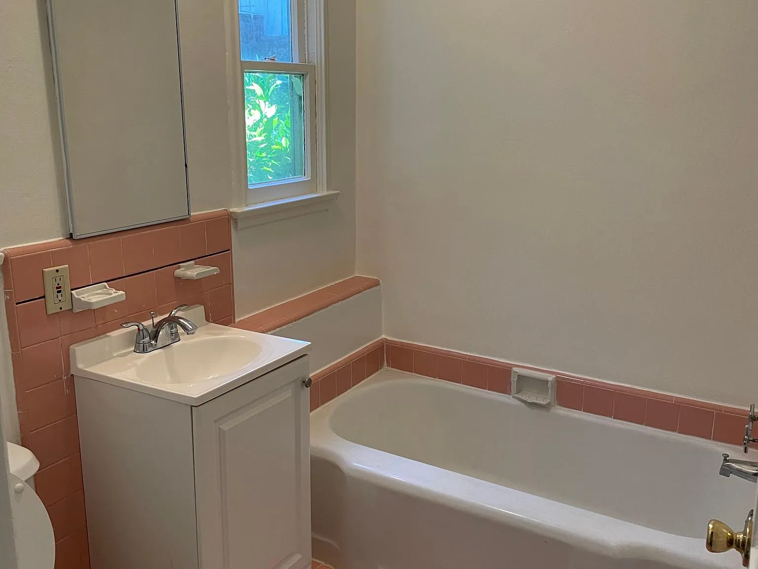 10940 Roebling Ave — Photo 2
