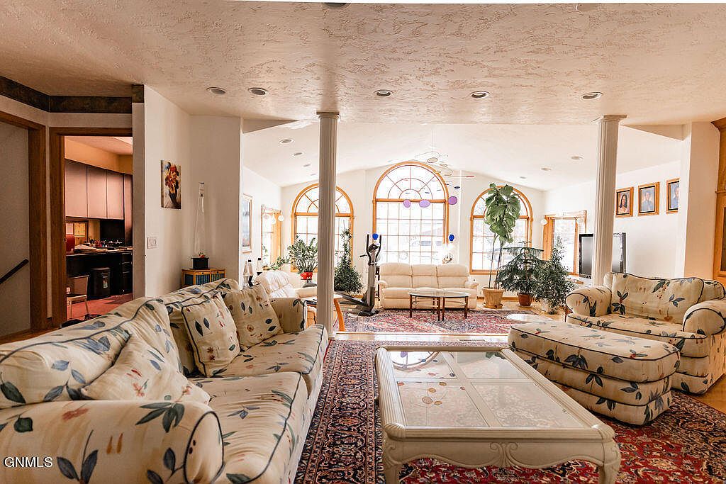 314 N 14th St, Oakes, ND 58474 MLS 4006021 Zillow