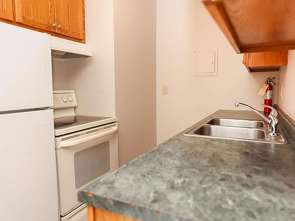 3rd image of 2025 Emerson Ave N