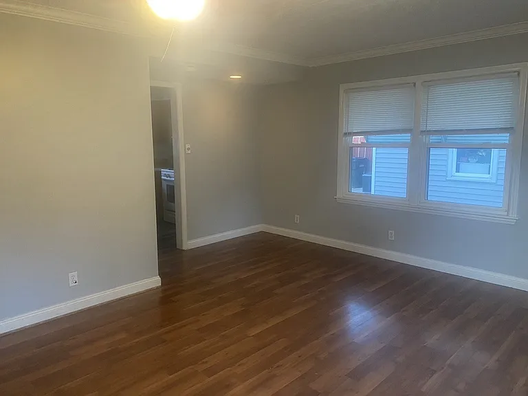353 Jennings Ave — Photo 3