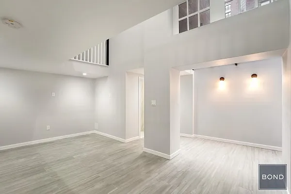 Rented by Bond New York | media 11