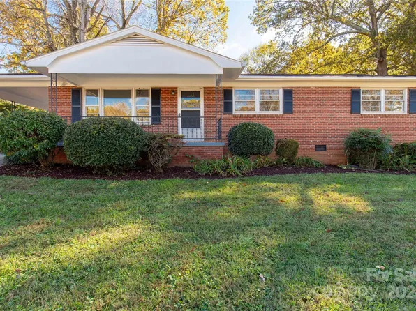 4236 Dawnwood Dr, Gastonia, NC 28056