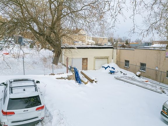 4th image of 20-22 Washington Ave