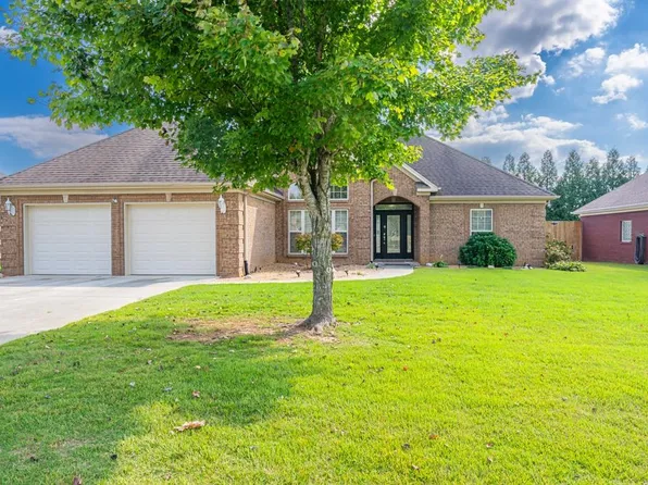 207 Double Oak Ct, Florence, AL 35633
