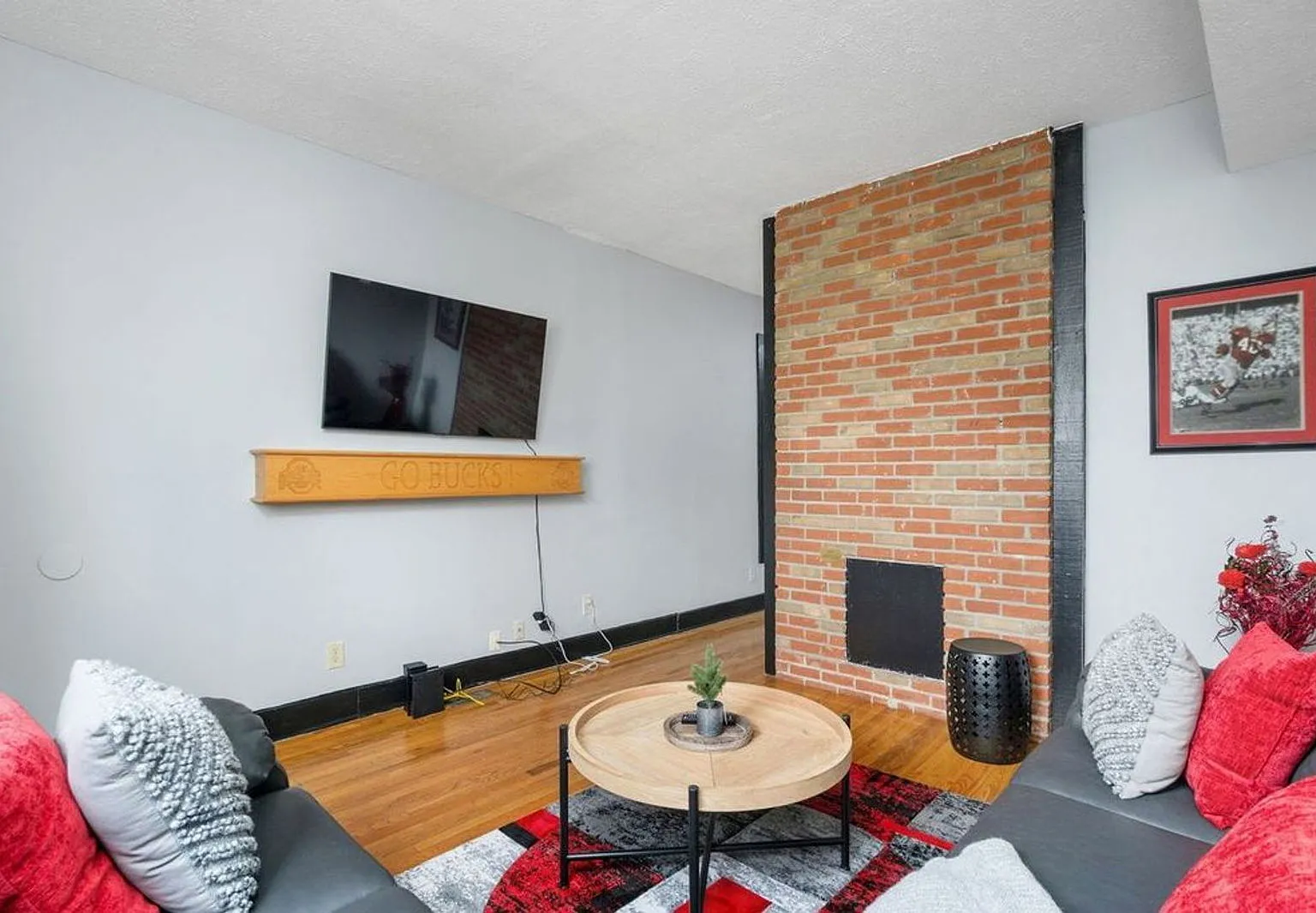 3 bed, 1.0 bath, $1,225 — Photo 3