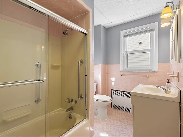 520 Schuyler Ave #2 — Photo 6