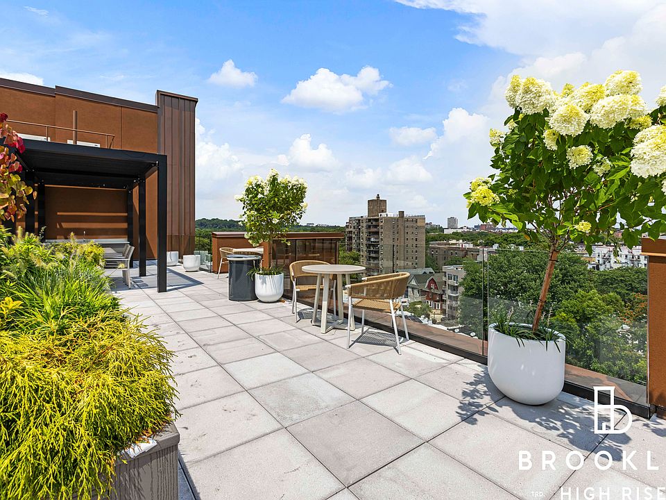1st image of 50 E 10th St #608