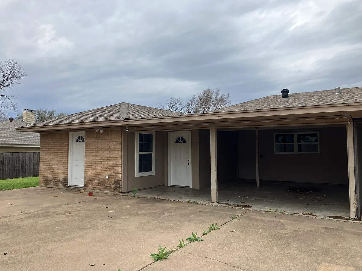 Building Photo - 6403 Espana Dr #6403