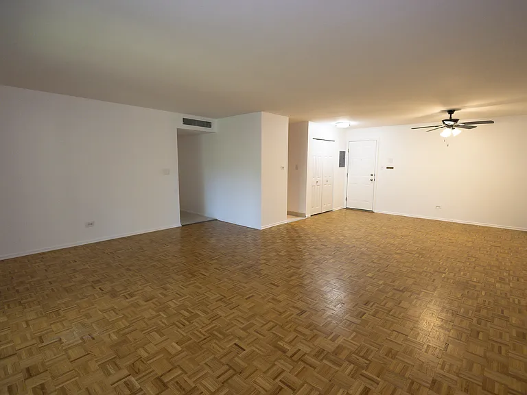 930 Beau Dr #312 — Photo 2