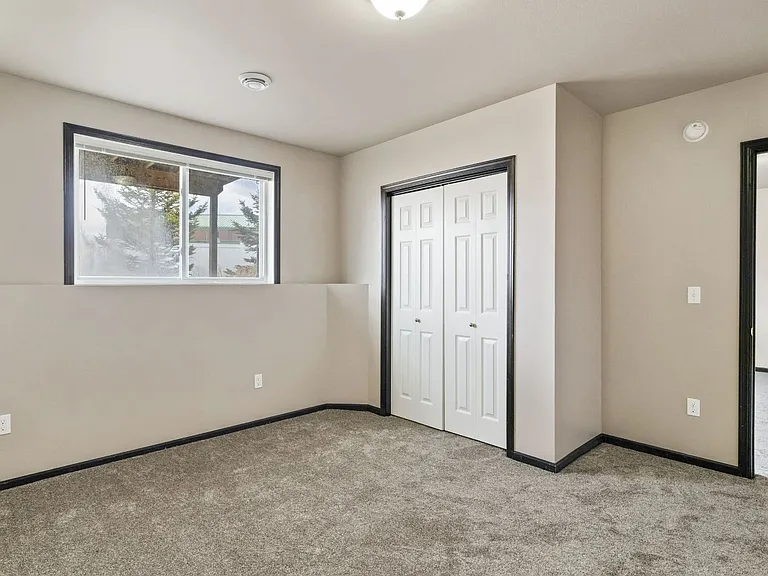 Town Square Townhomes — Photo 24