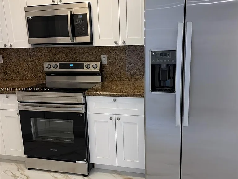 2669 W 52nd St #12 — Photo 8