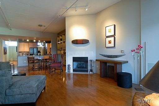 3rd image of 333 N Canal St APT 2504