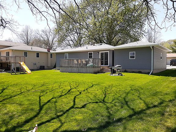 4th image of 15 Bruce Ln