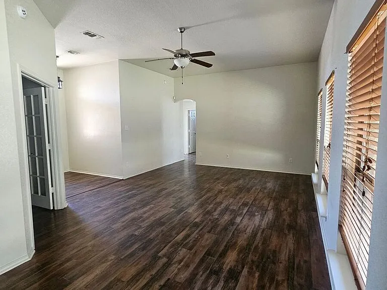 1808 Bryce Ct — Photo 2