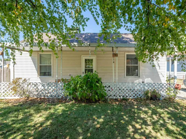 5221 W Cisna Rd, Peoria, IL 61607