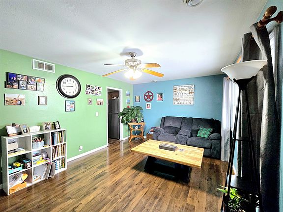 5th image of 814 Streeter St S
