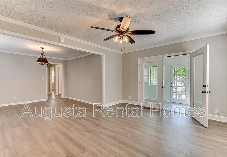 3210 York Dr — Photo 10