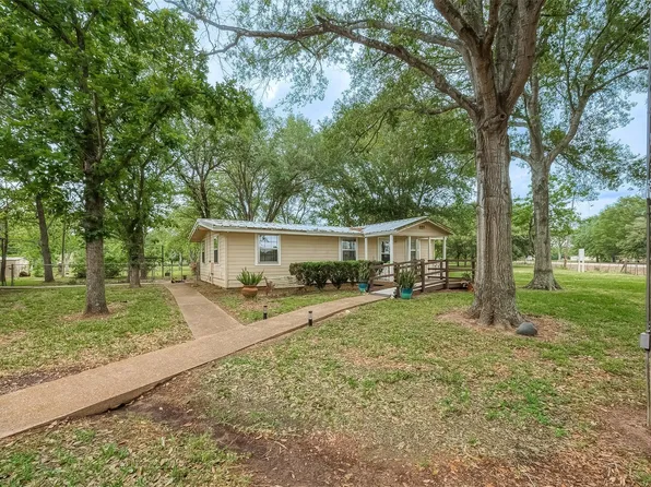 2520 Richmond St, Needville, TX 77461