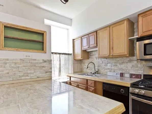 1368 W Evergreen Ave APT 2R, Chicago, IL 60642