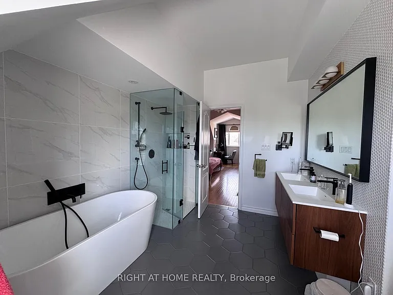 116 Evans Ave #2 — Photo 16