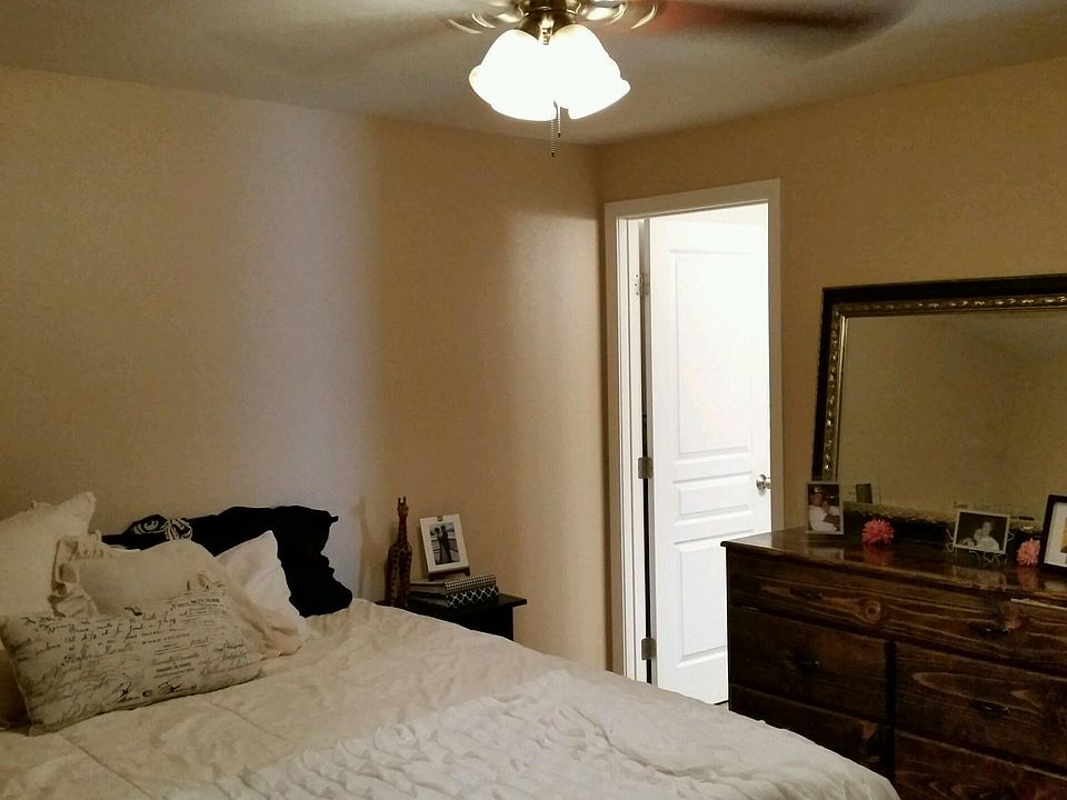 2nd image of 5804 Larrabee Ln