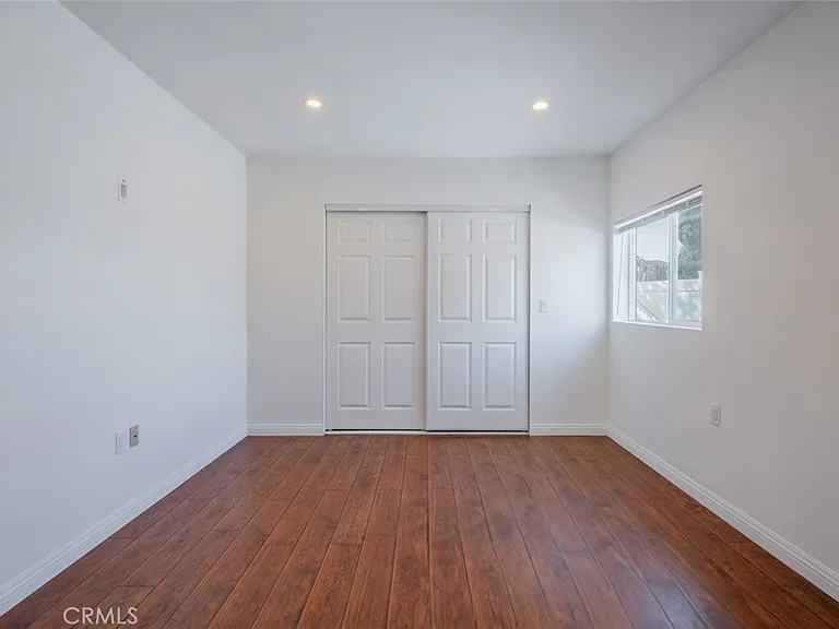 10407 McClemont Ave — Photo 11