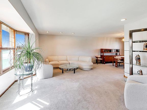 3rd image of 507 Ridgewood Ln