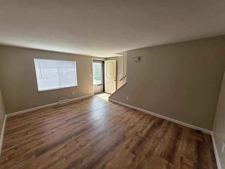 1040 Largo Way #1040 — Photo 6
