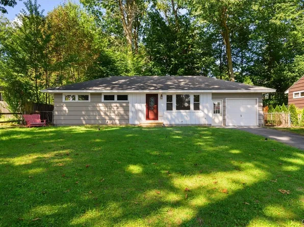 116 David Dr, North Syracuse, NY 13212