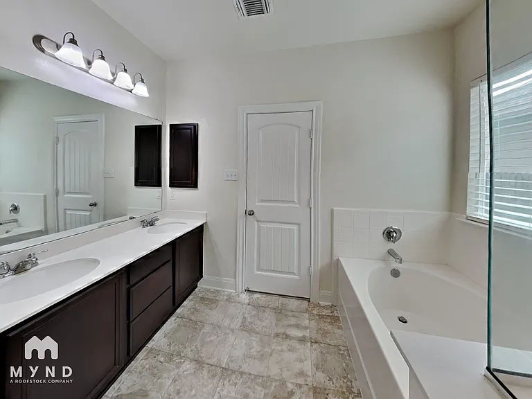 13725 James Buchanan St — Photo 11