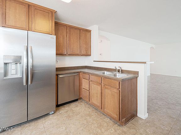 5th image of 36384 W PAMPOLOMA Avenue