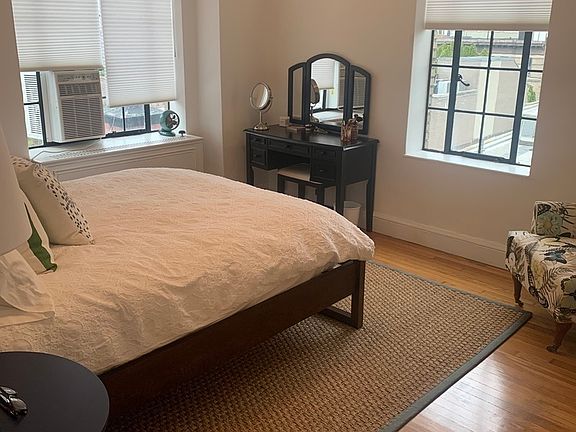 3rd image of 1 Christopher St APT 8A