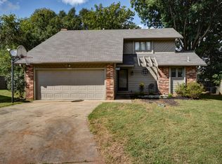 1437 W Riverside St, Springfield, MO 65807