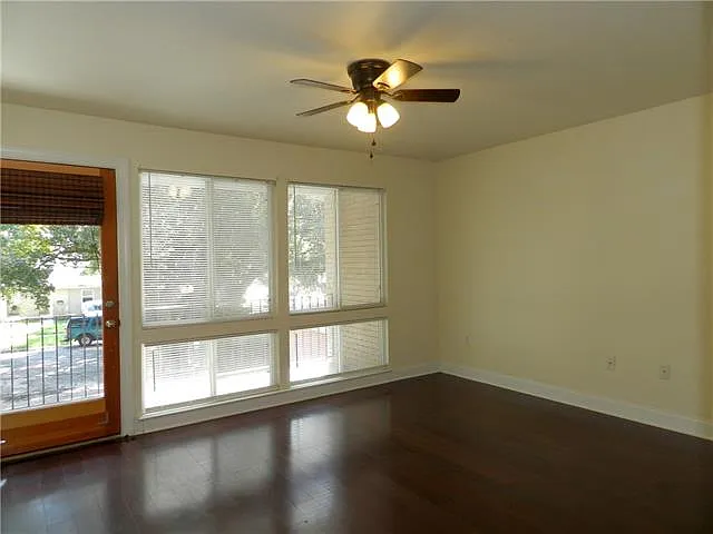 3 bed, 2.0 bath, 1400 sqft, $1,700 — Photo 3