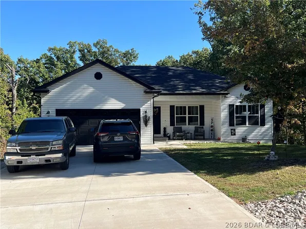 56 Nassau Cir, Lake Ozark, MO 65049