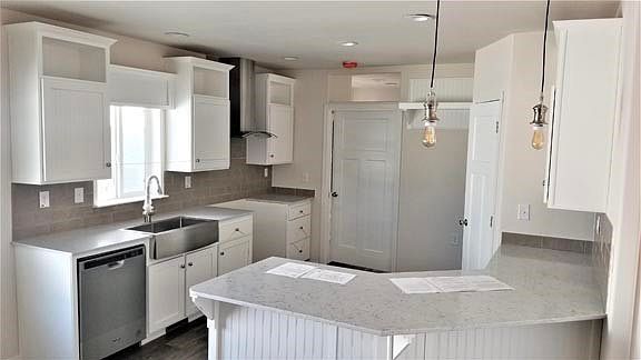 2nd image of 1 Park Ln