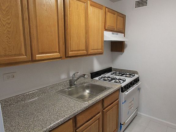 3rd image of 125-10 Queens Blvd #19