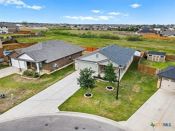 3rd image of 8610 Hidden Oaks Dr