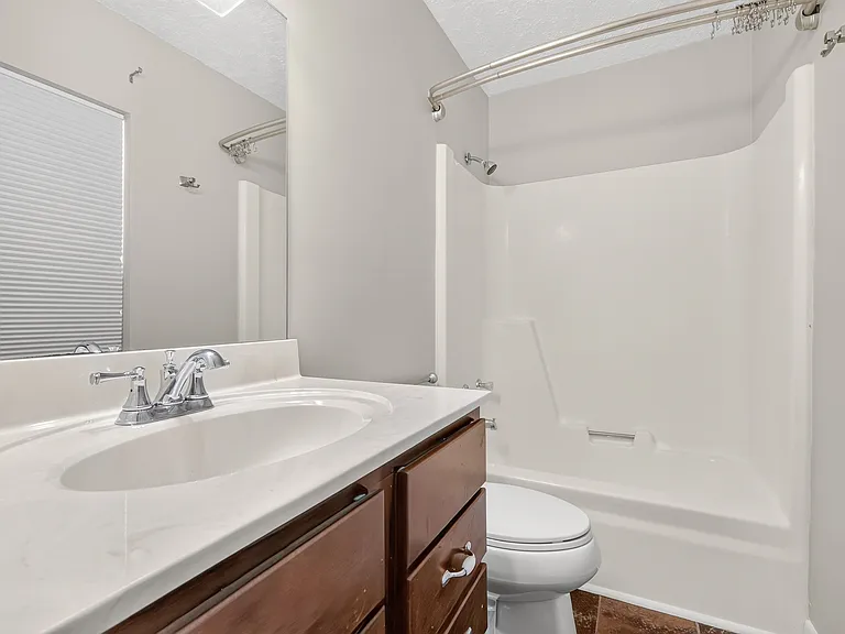 2504 Angelyn Dr — Photo 28