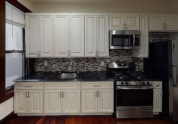 4th image of 798 Knickerbocker Ave #2R