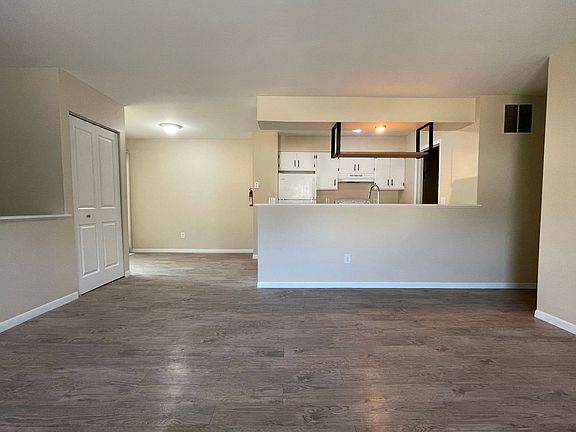 2nd image of 7710-7725 Timbercreek Ct #7715-4