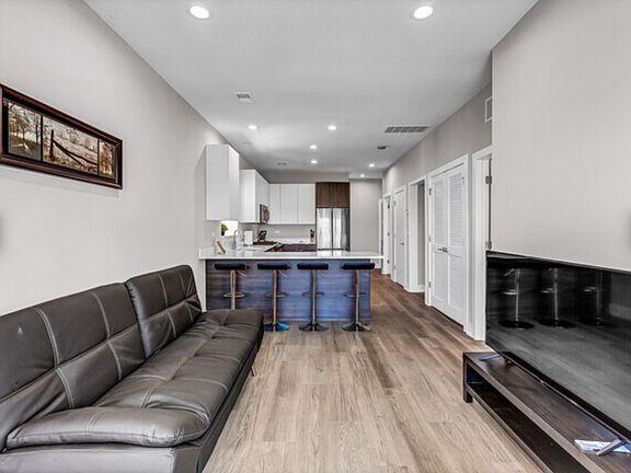 3rd image of 2342 W Jackson Blvd #1