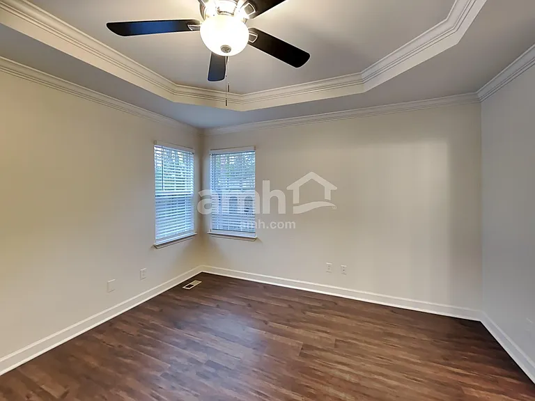 710 Norwood Ct — Photo 9