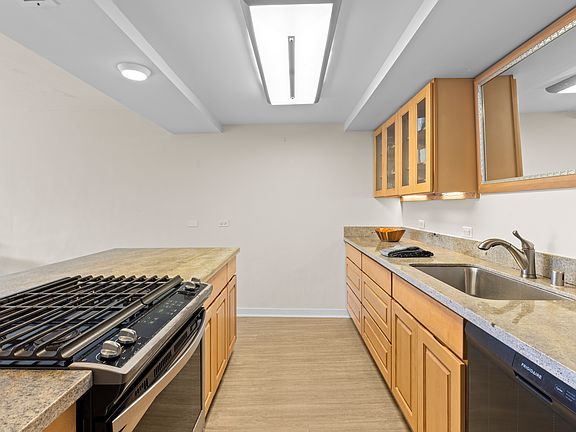 3rd image of 2405 Kalanianaole St APT 503
