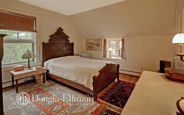 Sold by Douglas Elliman | media 24