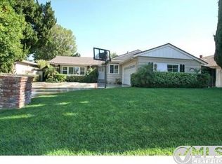 15956 Tuba St, North Hills, CA 91343