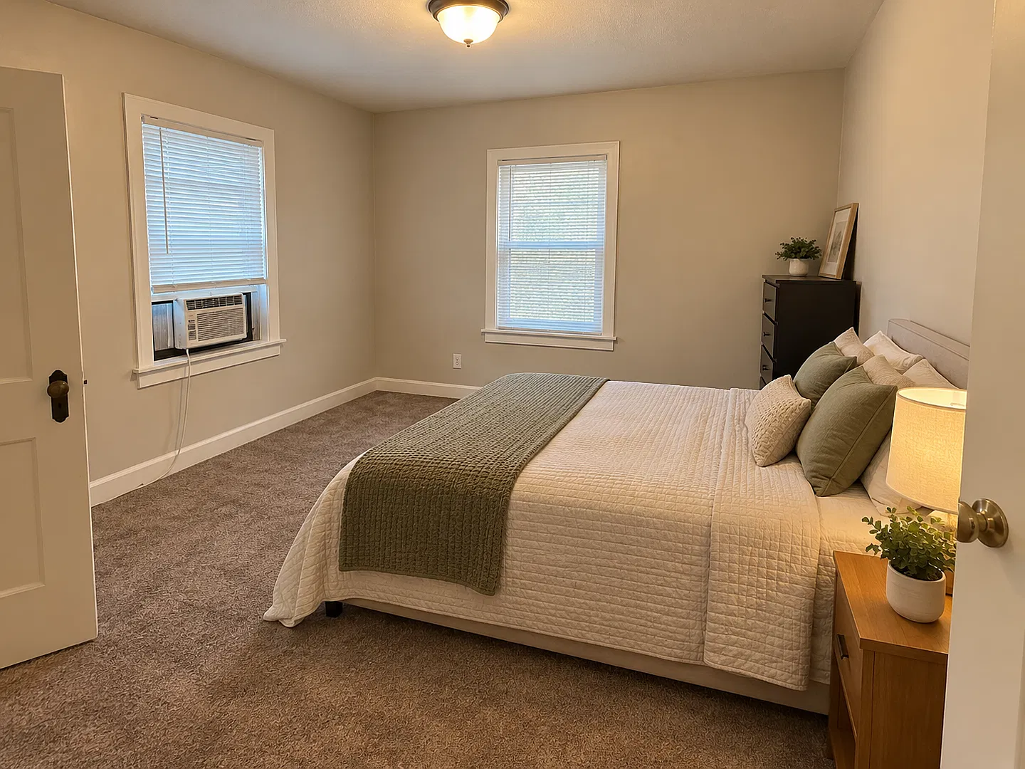 2109 N Rosewood Ave - 3 Bed Home Near Ball State with Basement, Garage & Large Backyard — Photo 4