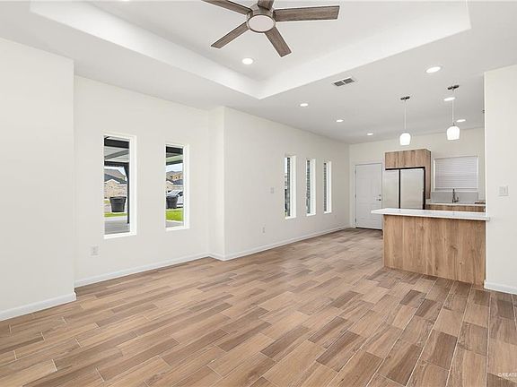 4th image of 2608 E Israel Ave