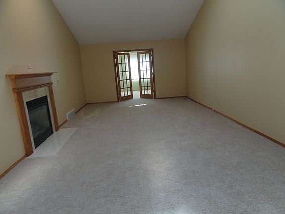 5th image of 1136 Milan Dr S