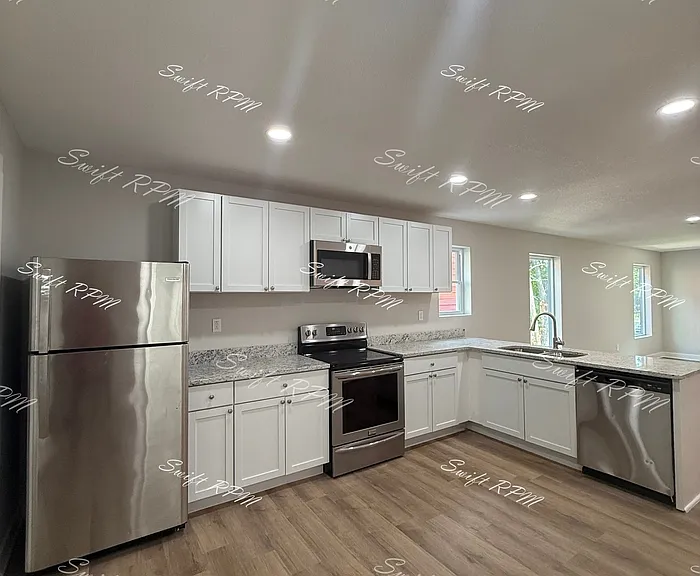 1038 Oakland Ave #1 — Photo 4